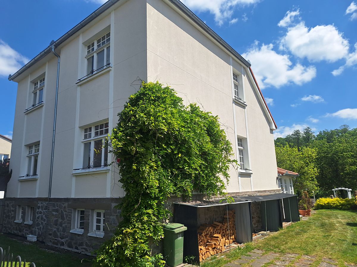 Prodej rodinného domu 230 m², pozemek 1688 m² – fotografie 2