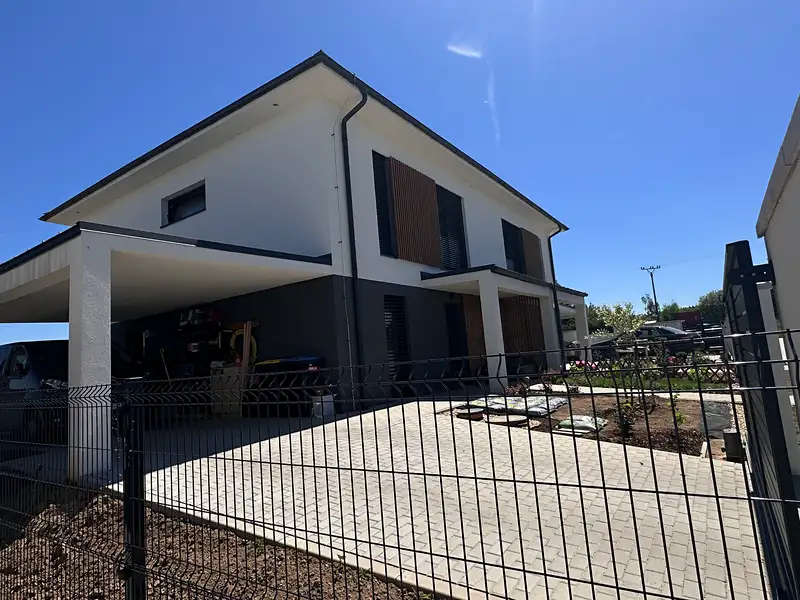 Prodej rodinného domu 135 m², pozemek 448 m², Babice – náhled fotky 3