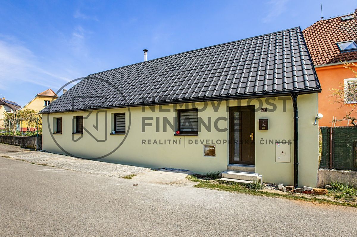 Prodej rodinného domu 78 m², pozemek 440 m² – fotografie 2