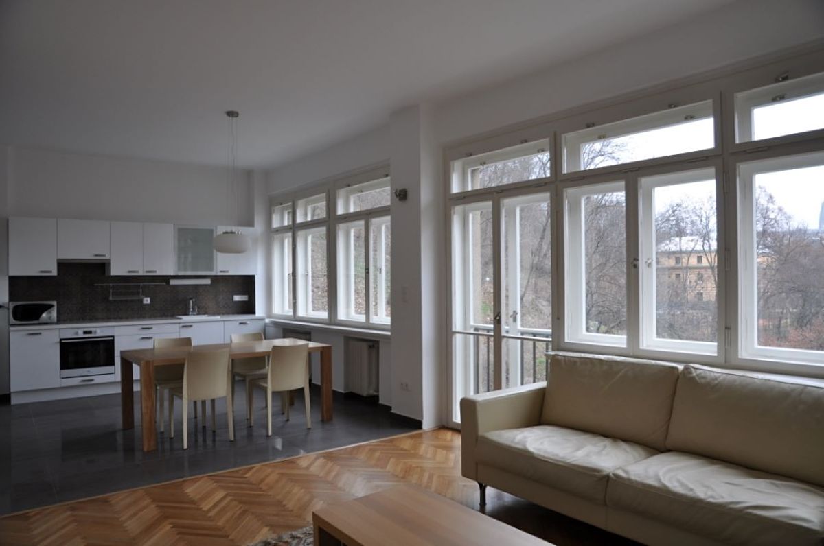 Pronájem bytu 3+kk 134 m²