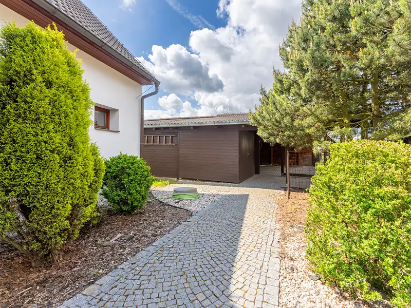 Prodej rodinného domu 150 m², pozemek 849 m², Líšnice – náhled fotky 3