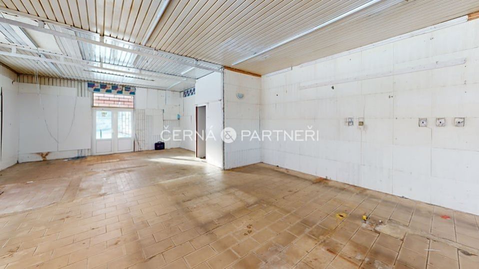 Prodej obchodního prostoru 390 m² – fotografie 5