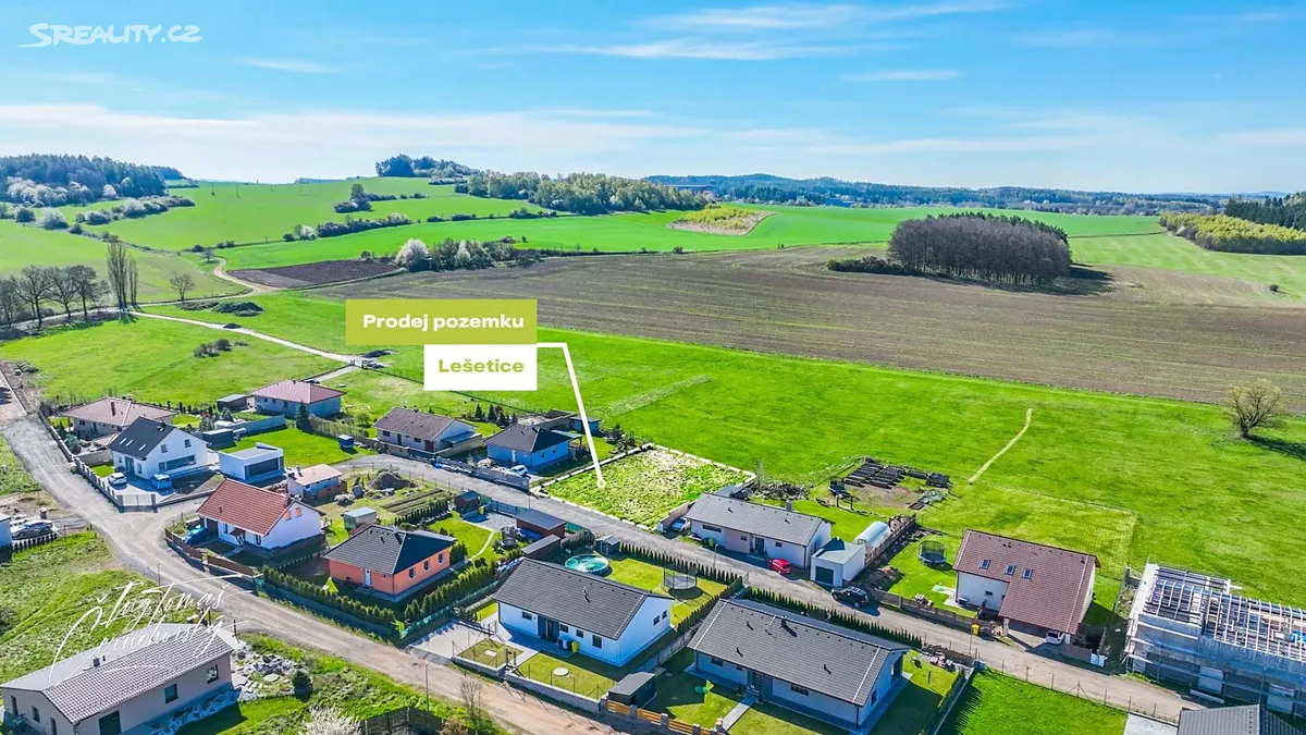 Prodej stavebního pozemku 819 m² – pohled 5