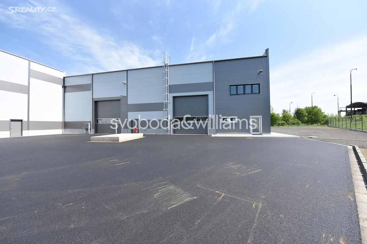 Pronájem výrobní haly, prostoru 1272 m², Olomouc