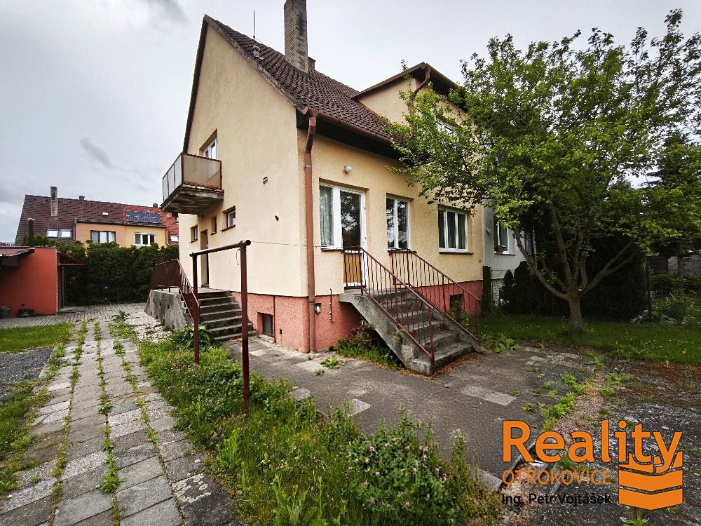 Pronájem rodinného domu 180 m², pozemek 520 m² – fotografie 2