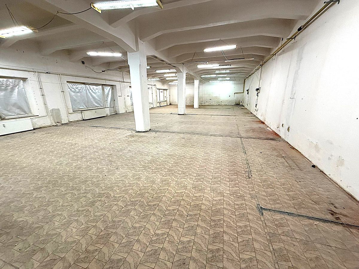 Pronájem skladového prostoru 300 m² – fotografie 2