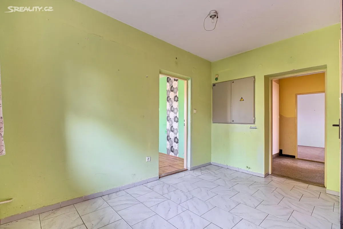 Prodej rodinného domu 179 m², pozemek 2288 m² – další
