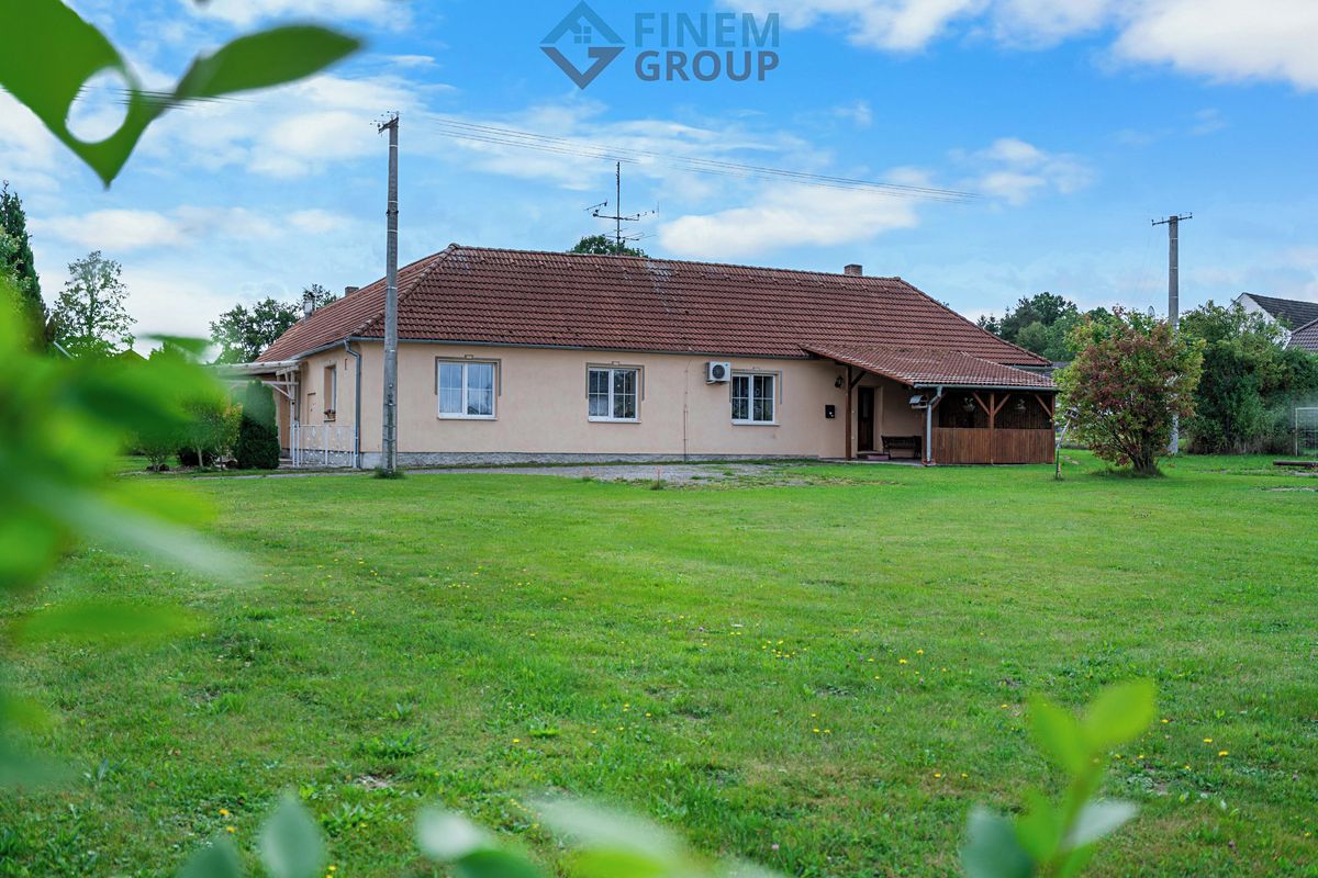 Prodej rodinného domu 728 m², pozemek 1388 m² – fotografie 4