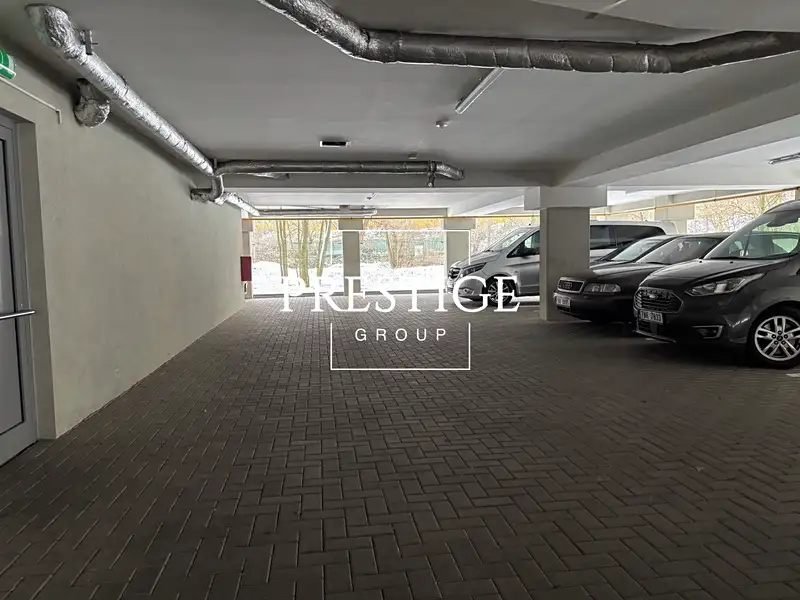 Pronájem garážového stání 12 m², Praha – náhled fotky 2