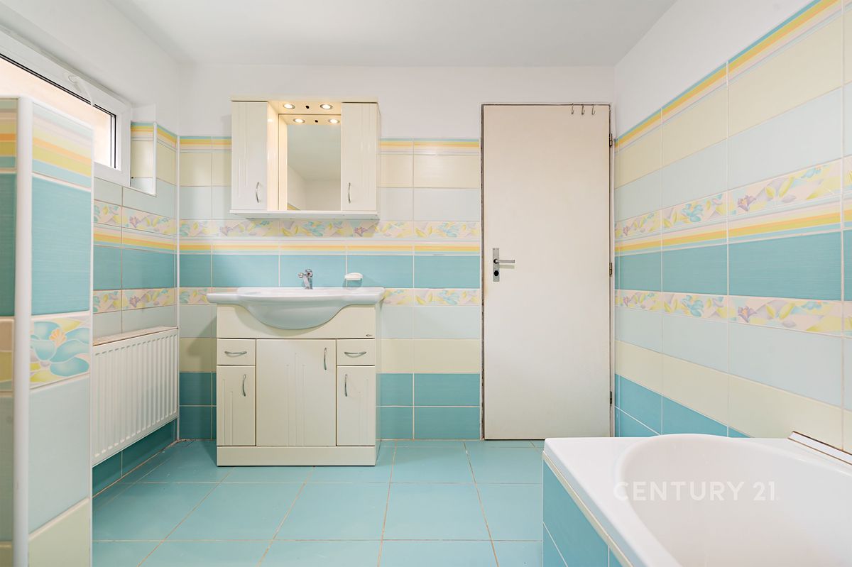 Prodej rodinného domu 143 m², pozemek 321 m² – fotografie 5