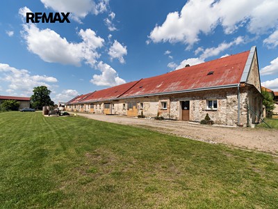 Pronájem výrobní haly, prostoru 1 295 m²