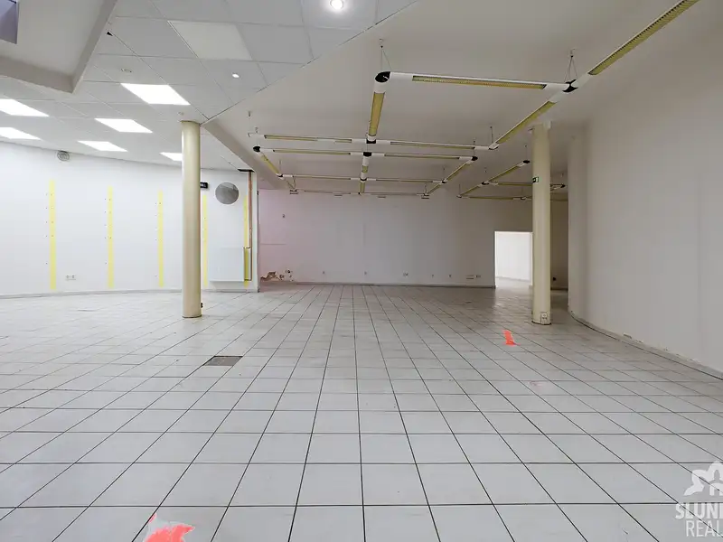 Pronájem obchodního prostoru 209 m², Uherské Hradiště – náhled fotky 3