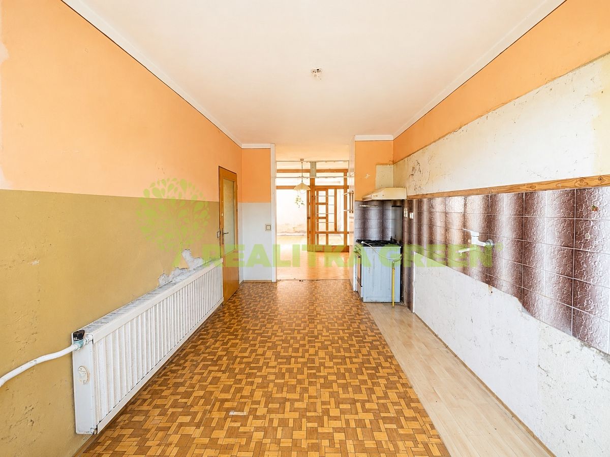 Prodej rodinného domu 150 m², pozemek 1716 m² – fotografie 3