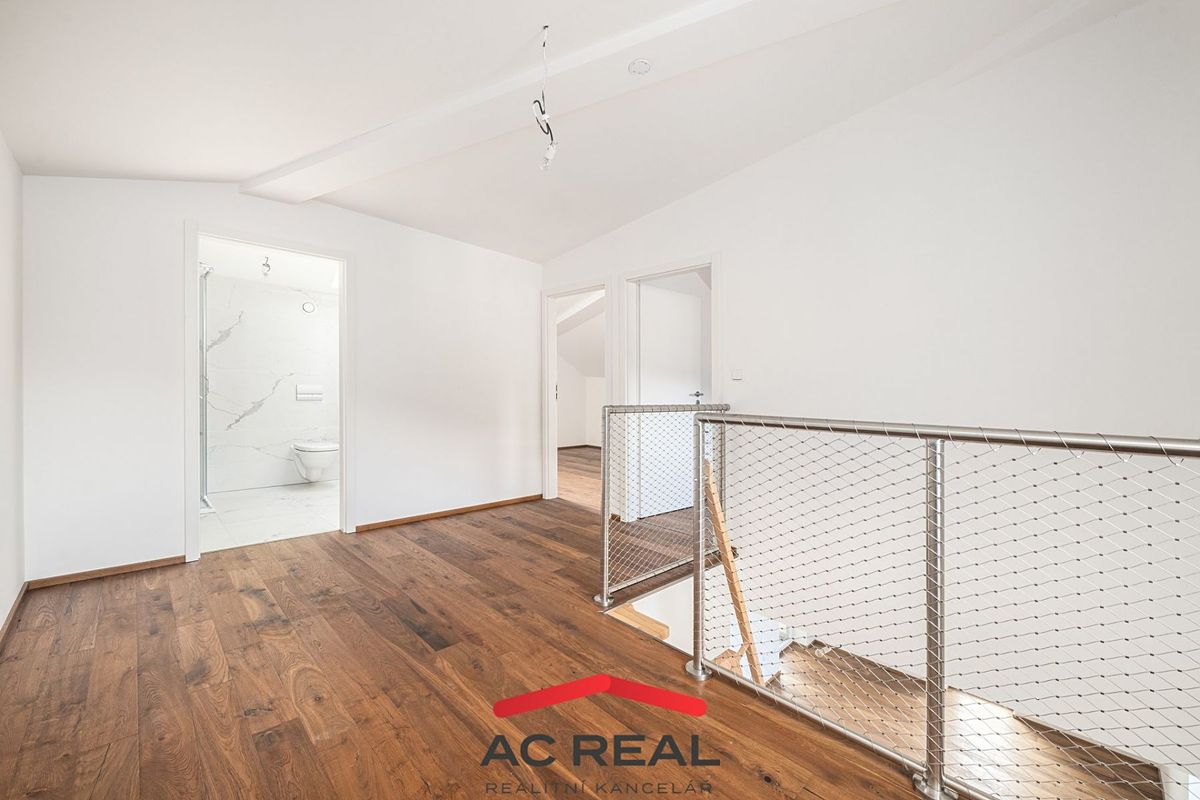 Prodej bytu 4+kk 99 m² – fotografie 4