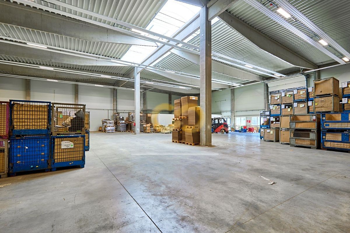 Pronájem skladového prostoru 1300 m² – fotografie 5