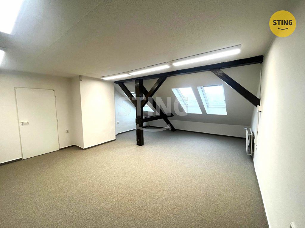 Pronájem kanceláře 120 m² – fotografie 2