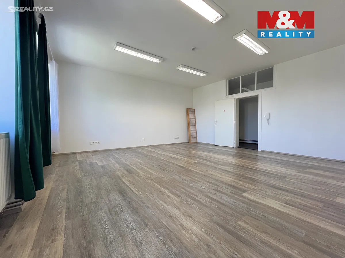 Pronájem kanceláře 34 m² – pohled 2