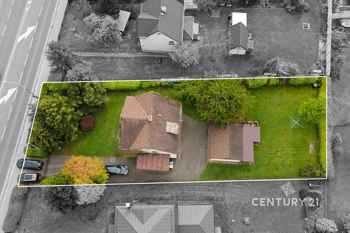 Prodej rodinného domu 202 m², pozemek 1087 m² – fotografie 2