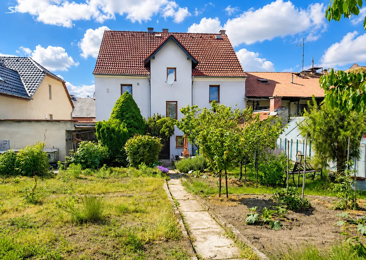 Prodej rodinného domu 230 m², pozemek 484 m², Bílina