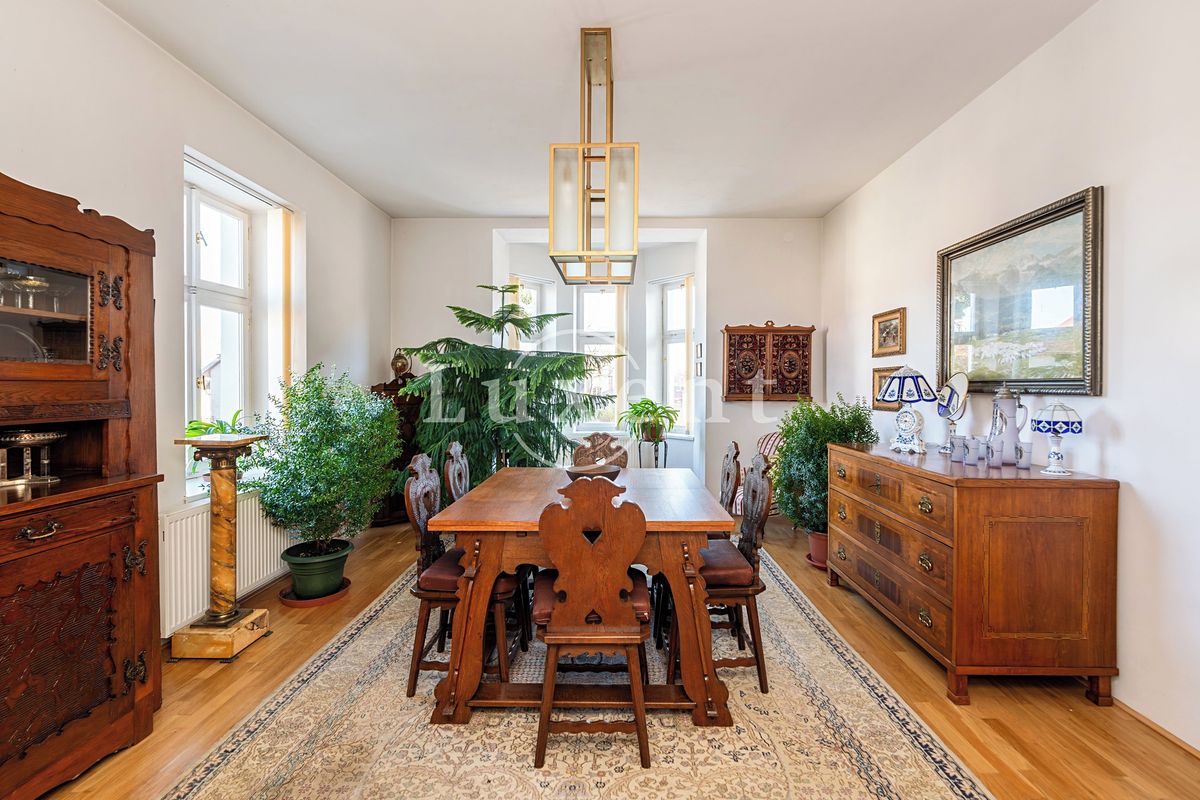 Prodej vily 361 m², pozemek 844 m² – fotografie 3