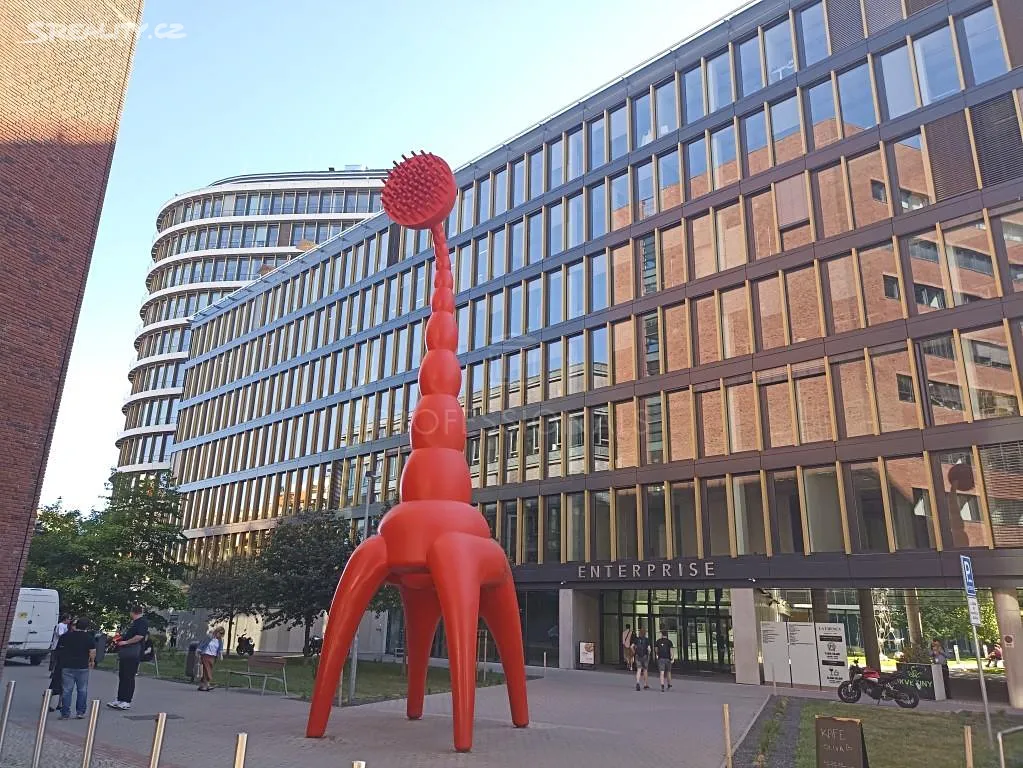 Pronájem kanceláře 521 m², Praha