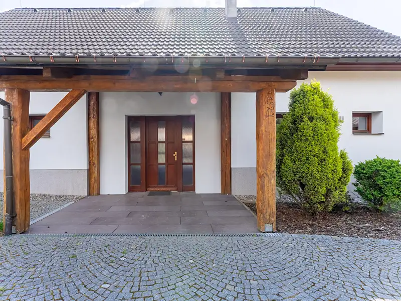 Prodej rodinného domu 150 m², pozemek 849 m², Líšnice – náhled fotky 1