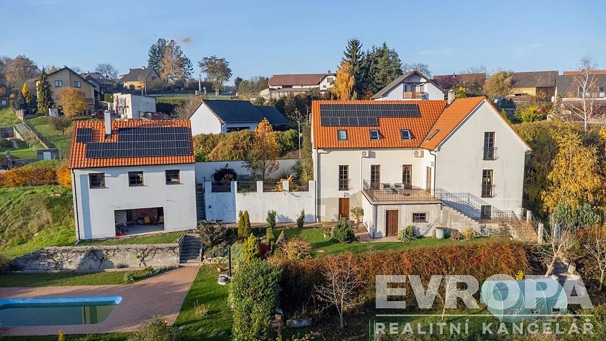 Prodej rodinného domu 350 m², pozemek 3497 m² – fotografie 4