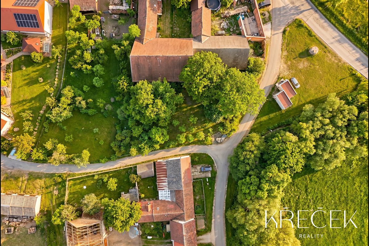 Prodej stavebního pozemku 698 m²