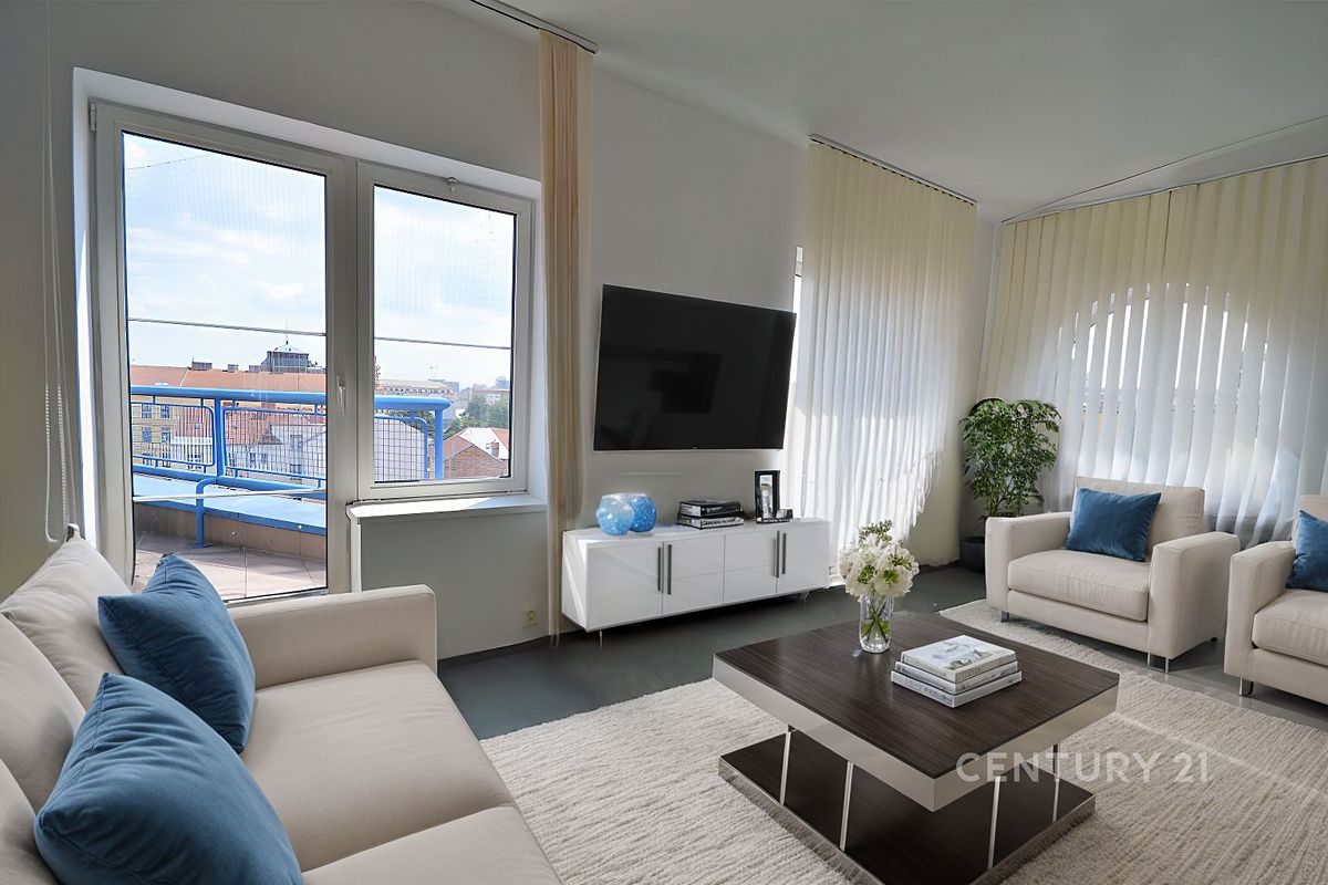Prodej bytu 6 pokojů a více 270 m²