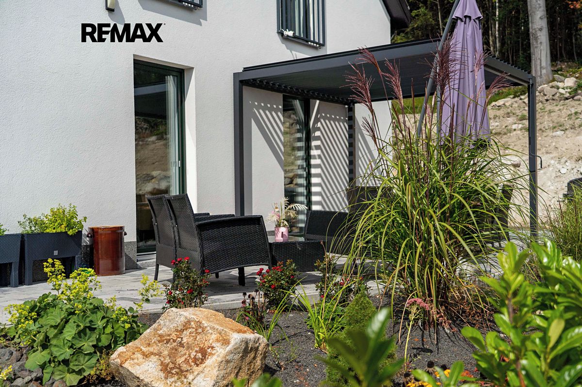 Prodej rodinného domu 111 m², pozemek 901 m² – fotografie 2