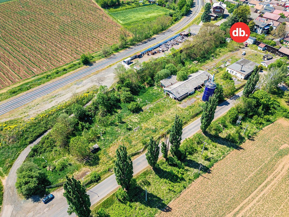 Prodej komerčního pozemku 8787 m²