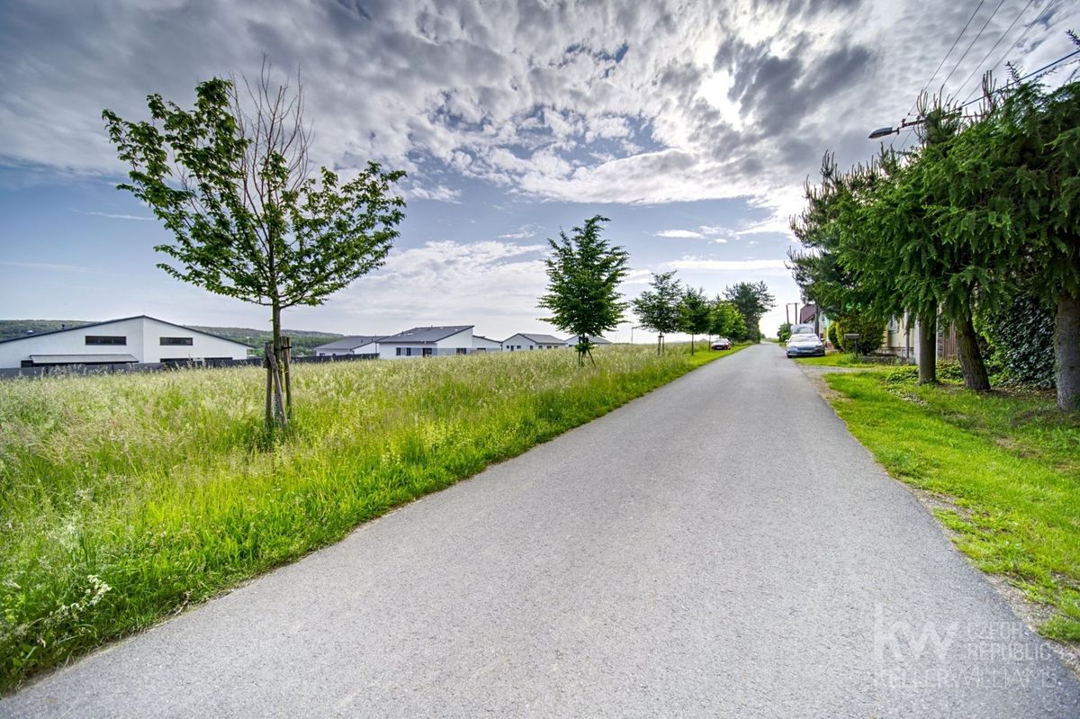 Prodej stavebního pozemku 1050 m² – fotografie 2