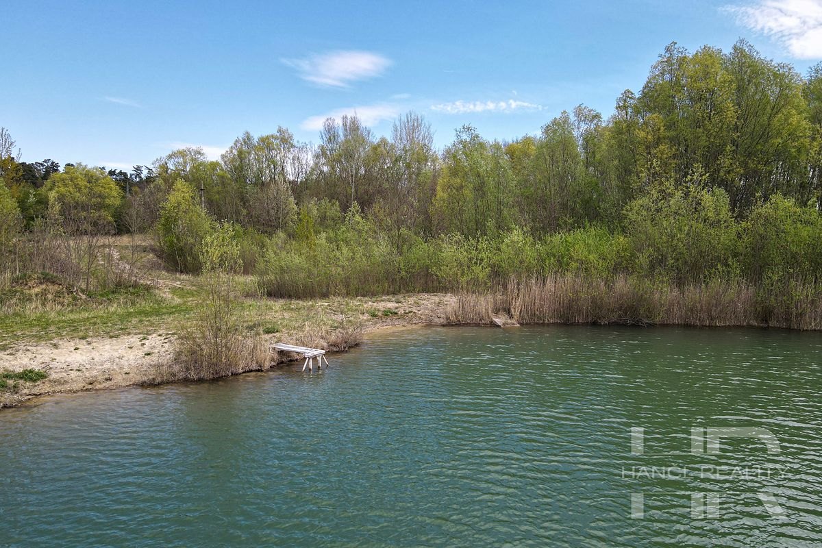 Prodej komerčního pozemku 111387 m² – fotografie 2