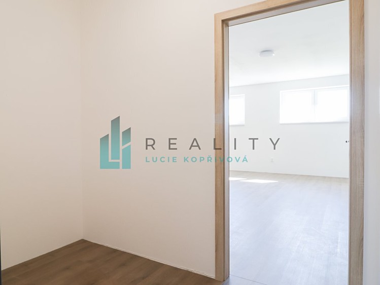 Квартира 3+kk в оренду, 81 м² (14 з 22)