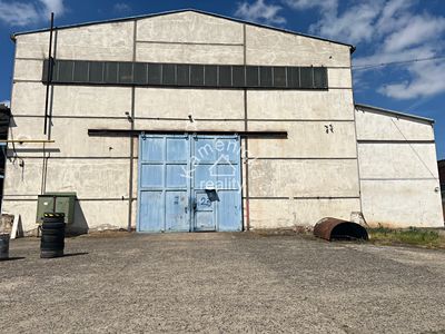 Pronájem výrobní haly, prostoru 1938 m²