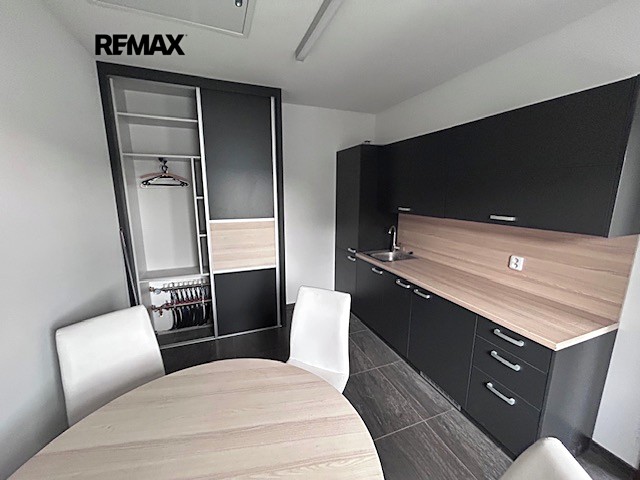 Pronájem komerčního prostoru, 360 m² (5 z 15)
