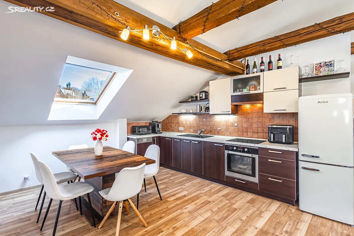 Prodej bytu 2+kk 83 m² – pohled 4