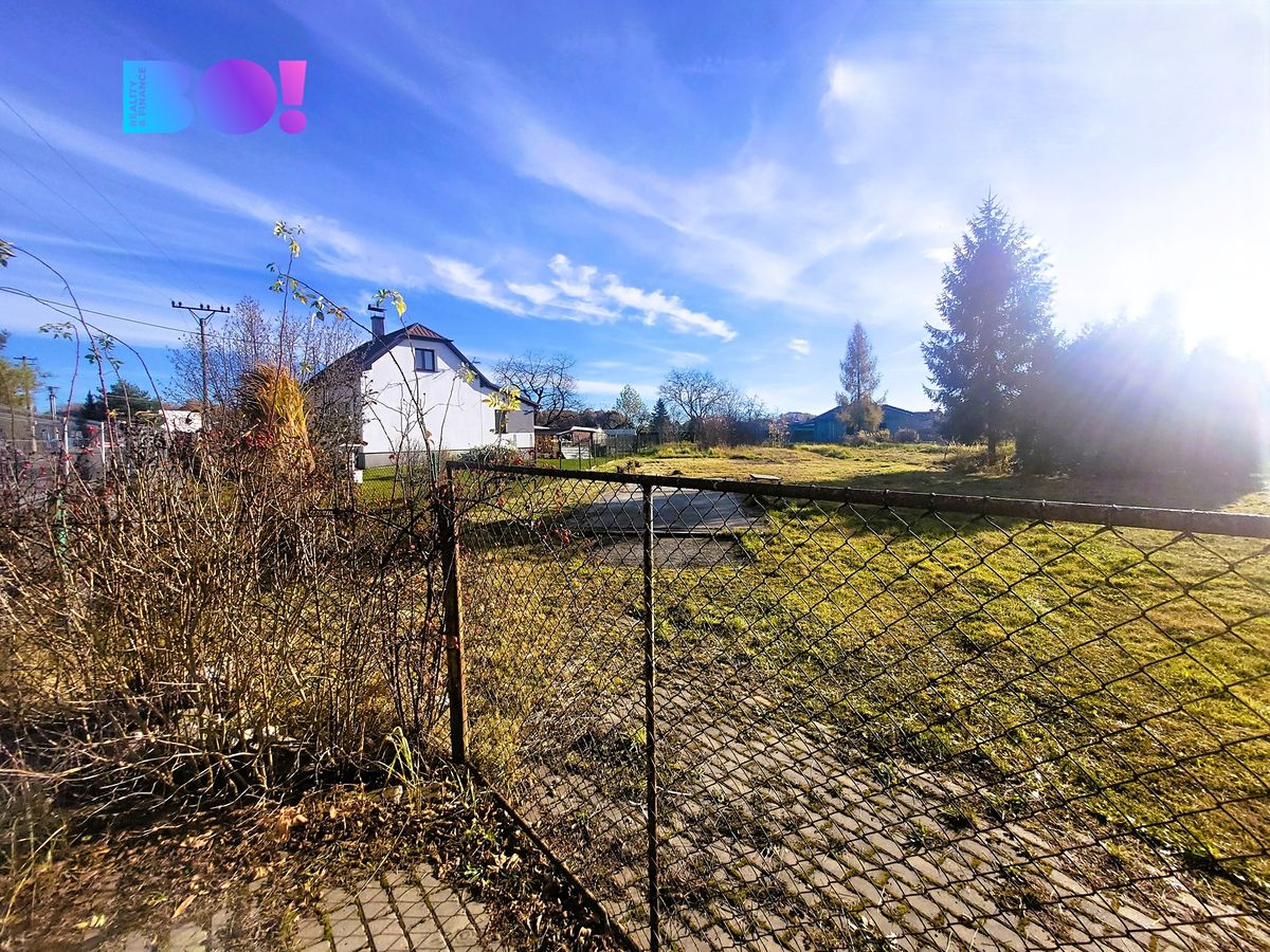 Prodej stavebního pozemku 987 m² – fotografie 2