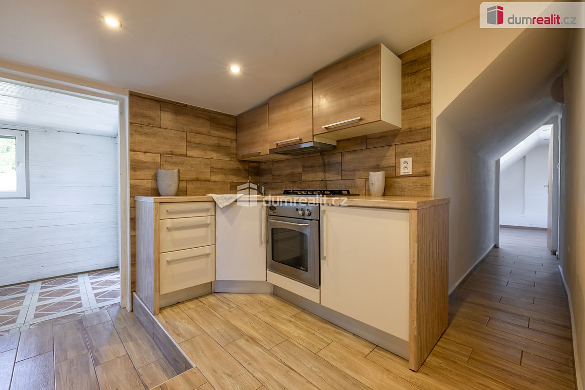 Prodej rodinného domu 170 m², pozemek 500 m² – fotografie 3