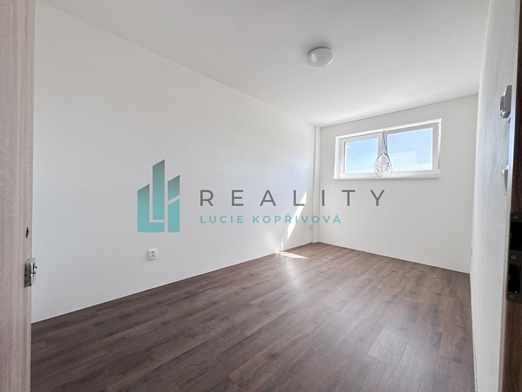 Квартира 3+kk в оренду, 81 м² (5 з 22)