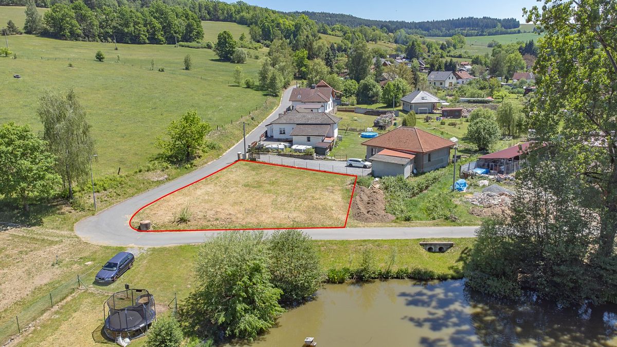 Prodej stavebního pozemku 716 m² – fotografie 3