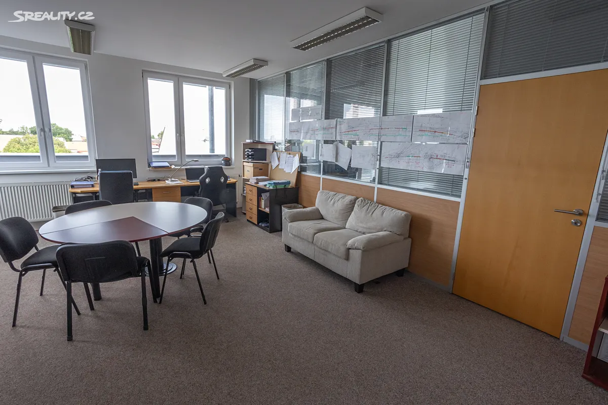 Pronájem kanceláře 91 m² - Widok 4