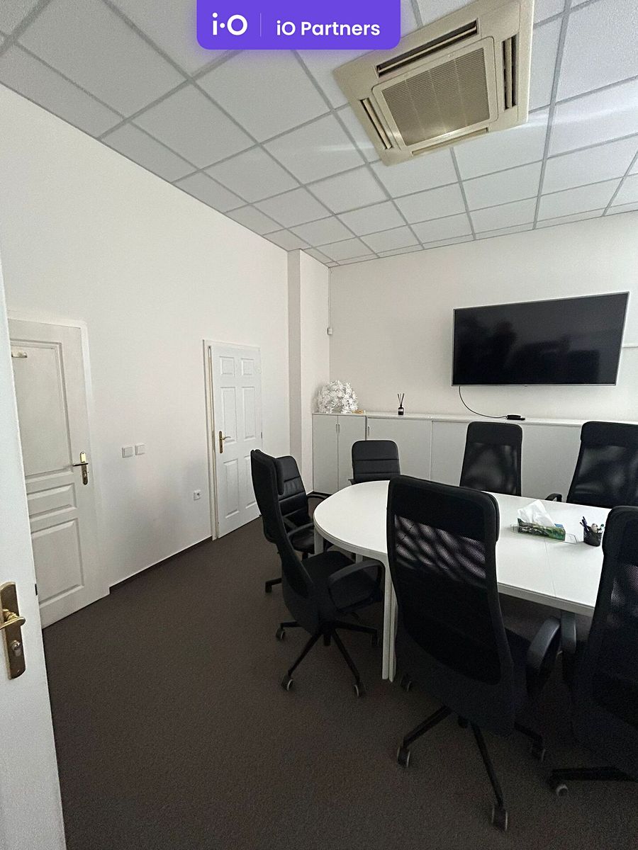 Pronájem kanceláře 387 m² – fotografie 5