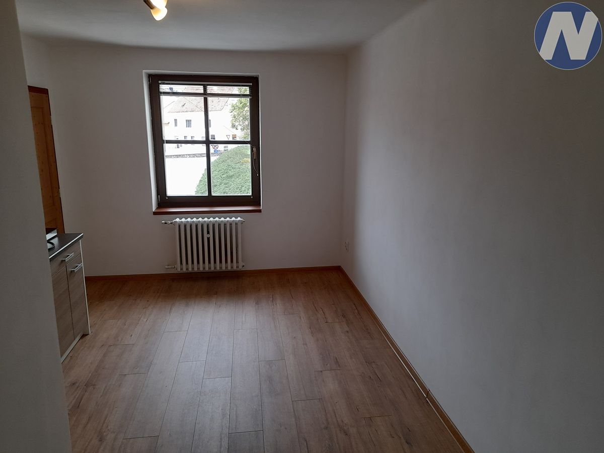 Pronájem bytu 2+kk 34 m² – fotografie 2