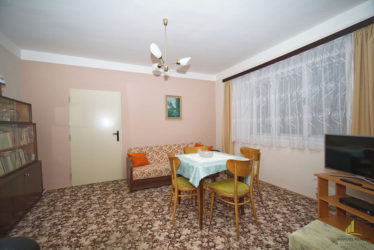 Prodej rodinného domu 122 m², pozemek 898 m² – fotografie 2