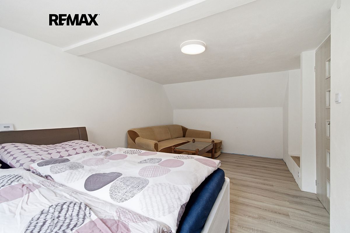 Prodej rodinného domu 207 m², pozemek 1227 m² – fotografie 5
