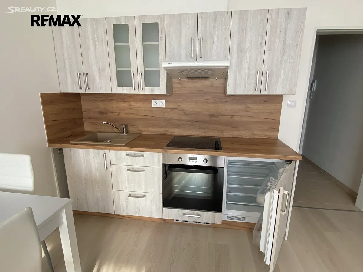 Pronájem bytu 1+kk 29 m² - Widok 3