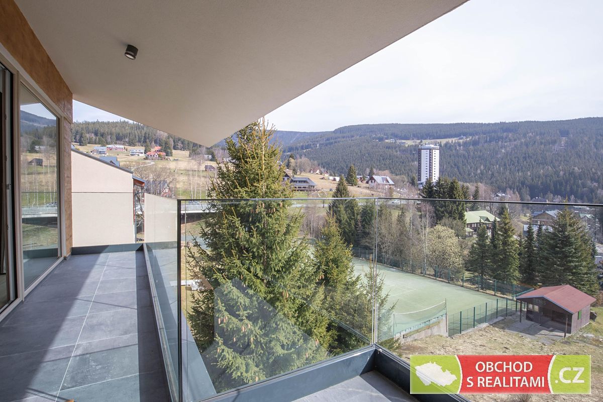 Prodej bytu 6 pokojů a více 166 m²