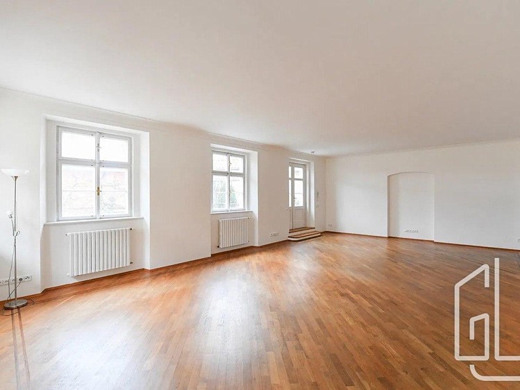 Квартира 4+1 в оренду, 178 м² (3 з 19)