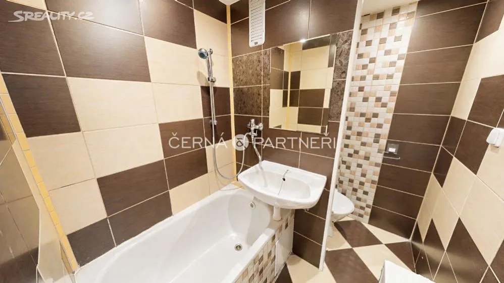 Pronájem bytu 1+1 36 m², Glennova